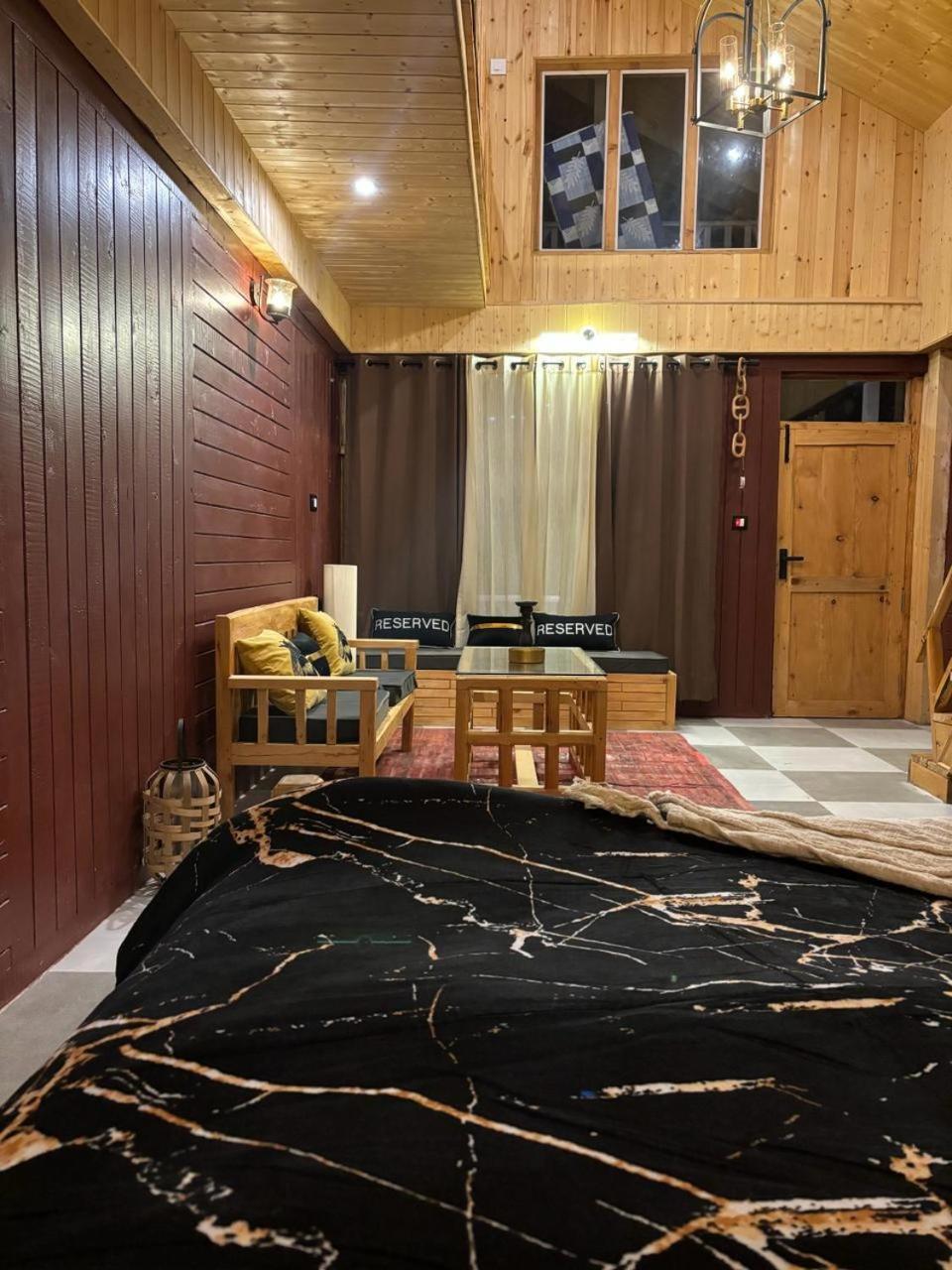 Soho House Apartman Jibhi Kültér fotó