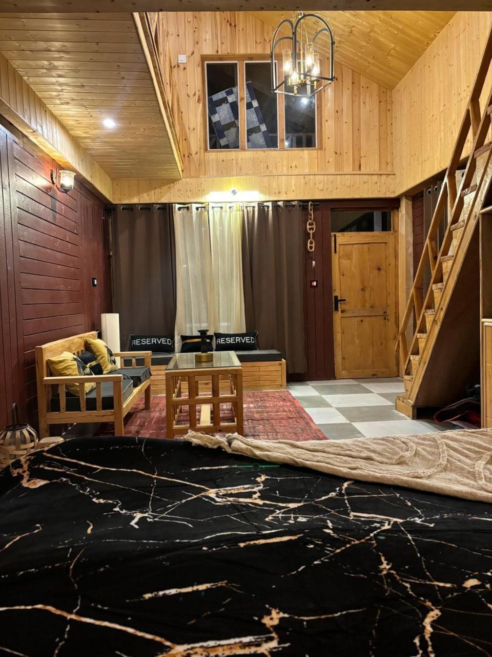 Soho House Apartman Jibhi Kültér fotó