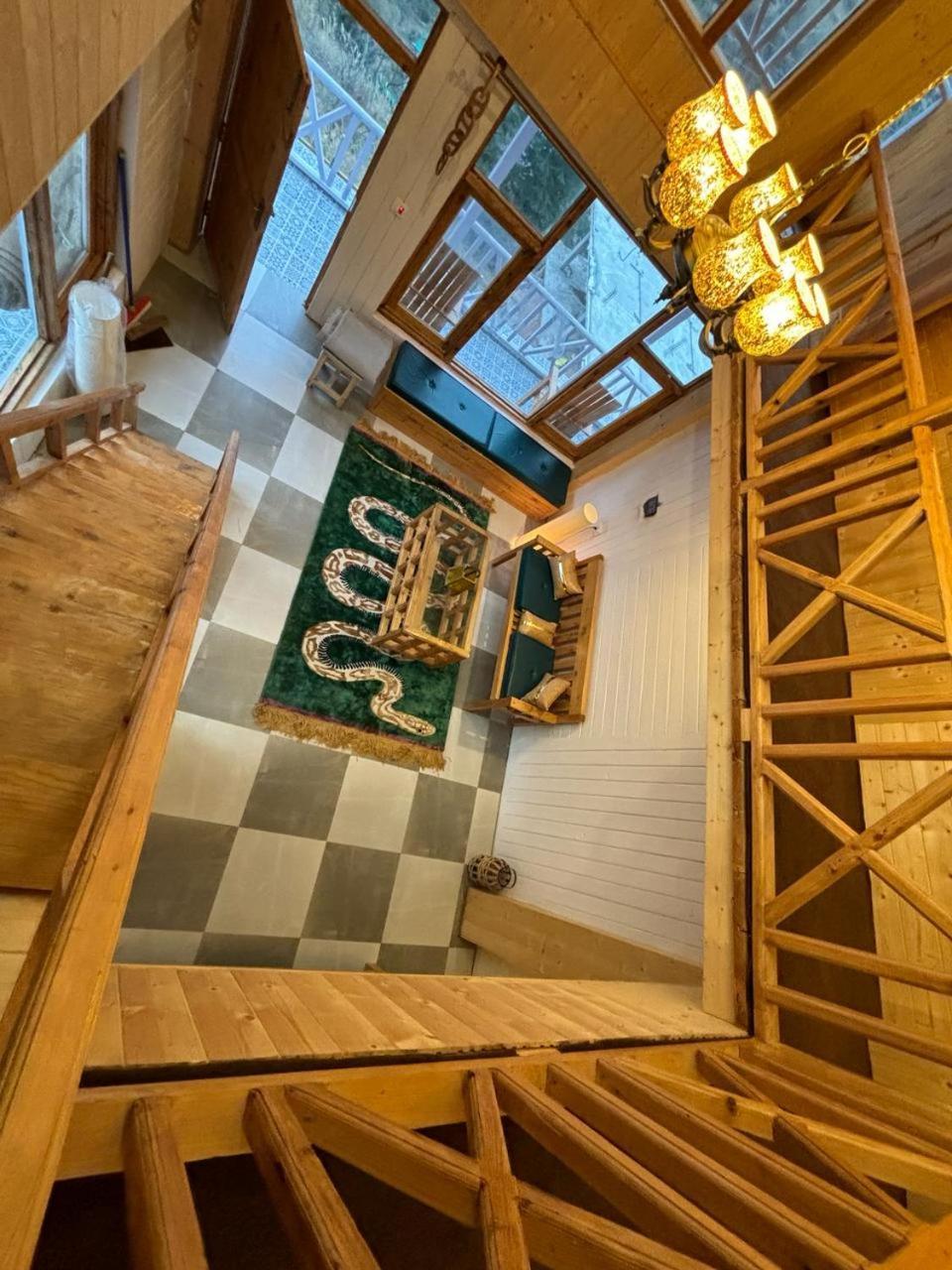 Soho House Apartman Jibhi Kültér fotó